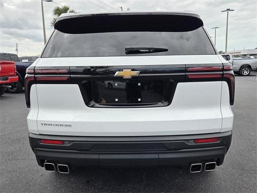 2024 Chevrolet Traverse LS