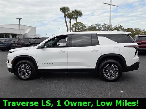 2024 Chevrolet Traverse LS