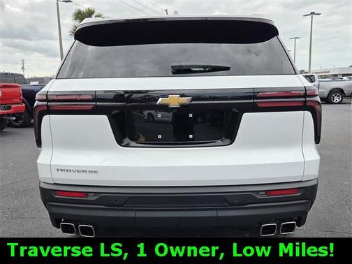 2024 Chevrolet Traverse LS