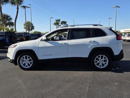 Bright White Clearcoat 2018 Jeep Cherokee Latitude Plus