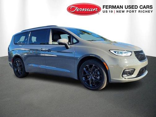 2023 Chrysler Pacifica Touring-L