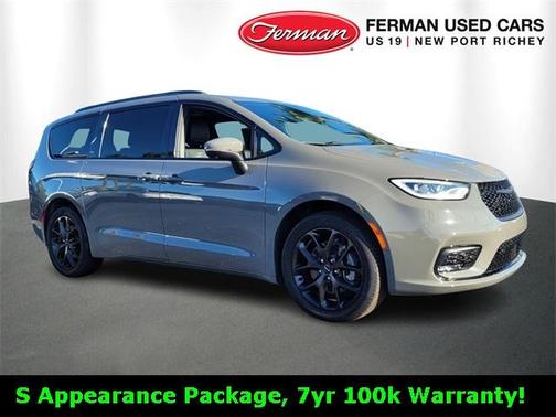 2023 Chrysler Pacifica Touring-L