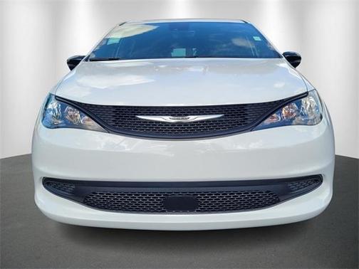 2026 Chrysler Voyager LX