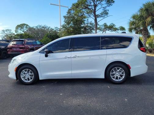 Bright White Clearcoat 2026 Chrysler Voyager LX