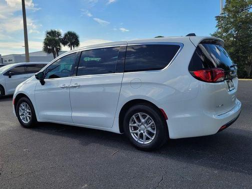 Bright White Clearcoat 2026 Chrysler Voyager LX