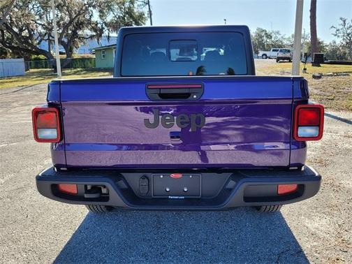 2026 Jeep Gladiator Sport