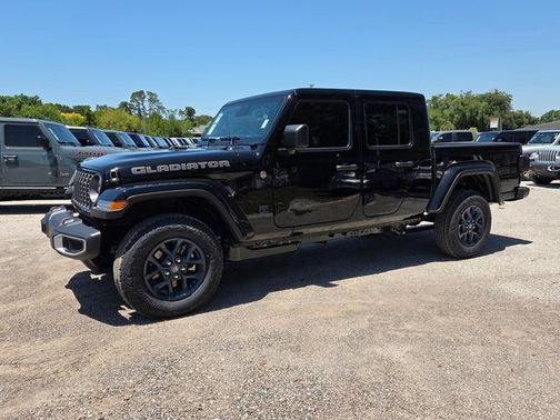 Black Clearcoat 2026 Jeep Gladiator 85th Anniversary Edition