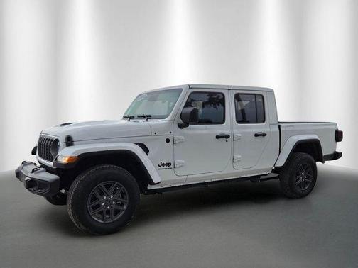 Bright White Clearcoat 2026 Jeep Gladiator Sport
