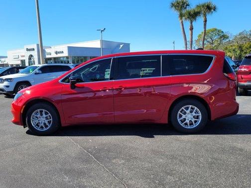 2026 Chrysler Voyager LX