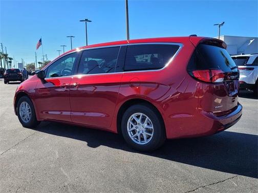 2026 Chrysler Voyager LX