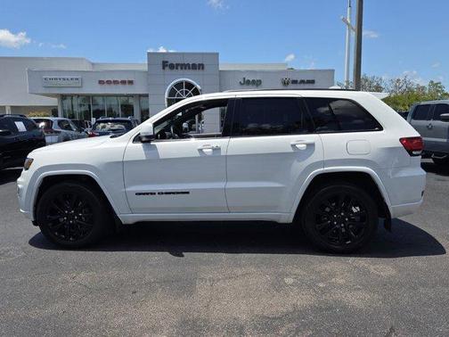Bright White Clearcoat 2021 Jeep Grand Cherokee Laredo X