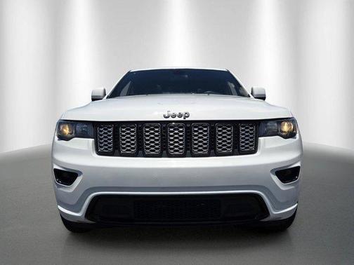 Bright White Clearcoat 2021 Jeep Grand Cherokee Laredo X
