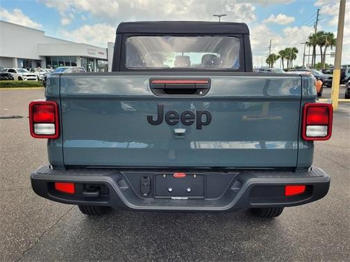 2025 Jeep Gladiator Sport