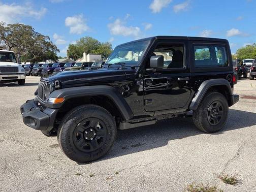 Black Clearcoat 2026 Jeep Wrangler Sport