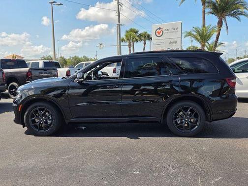 DB Black Crystal Clearcoat 2026 Dodge Durango GT Plus HEMI V8
