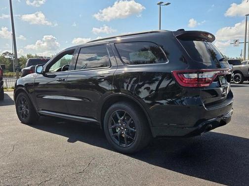 DB Black Crystal Clearcoat 2026 Dodge Durango GT Plus HEMI V8
