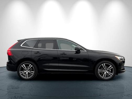 2019 Volvo XC60 T5 Momentum
