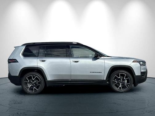 2026 Jeep Cherokee Overland