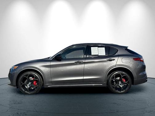 2022 Alfa Romeo Stelvio Veloce