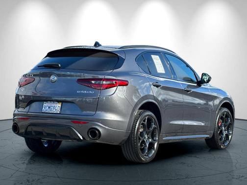 2022 Alfa Romeo Stelvio Veloce
