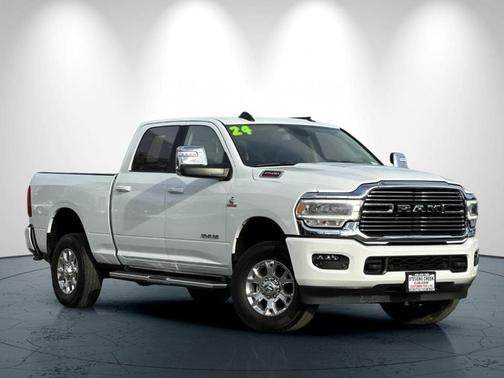 Bright White Clearcoat 2024 RAM 2500 Laramie