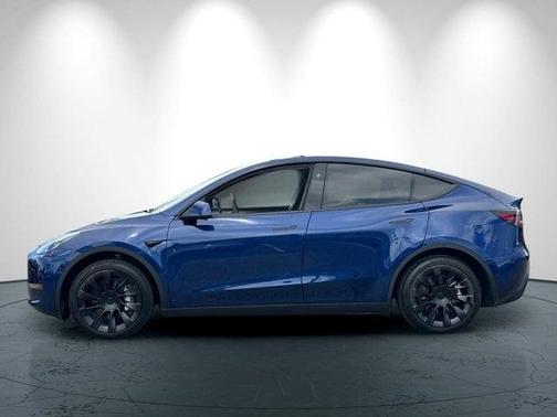 2024 Tesla Model Y Base