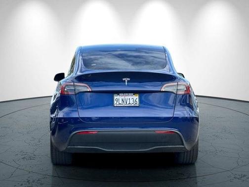 2024 Tesla Model Y Base