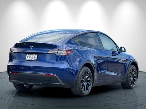 2024 Tesla Model Y Base