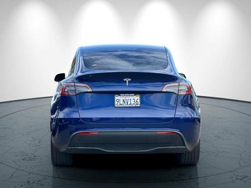 2024 Tesla Model Y Standard Range