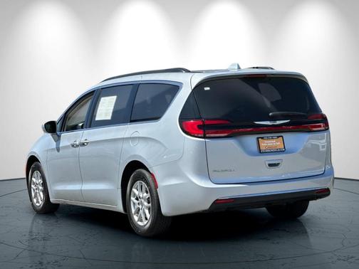 2022 Chrysler Pacifica Touring-L