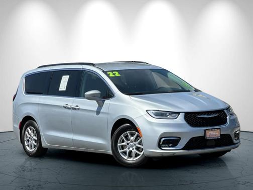 2022 Chrysler Pacifica Touring-L
