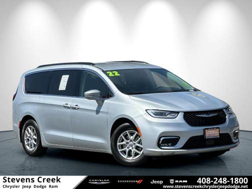 2022 Chrysler Pacifica Touring-L