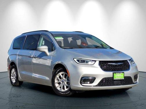 2022 Chrysler Pacifica Touring-L
