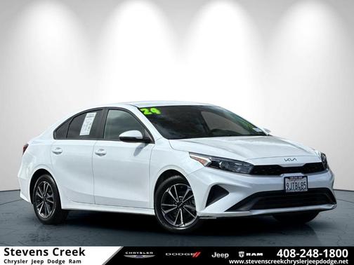 Snow White Pearl 2024 Kia Forte LXS