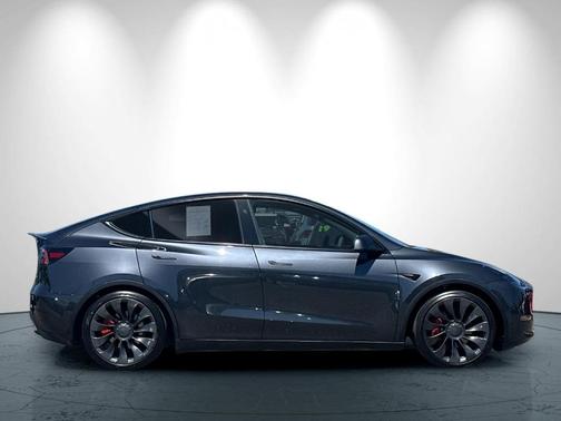 Black 2024 Tesla Model Y Performance