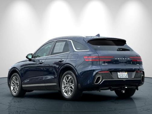 2023 Genesis GV70 2.5T