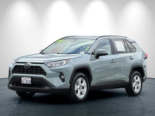 2020 Toyota RAV4 XLE