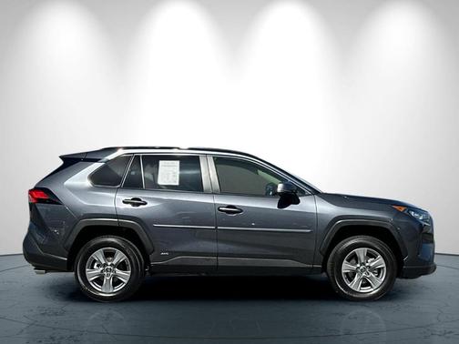 2022 Toyota RAV4 Hybrid LE