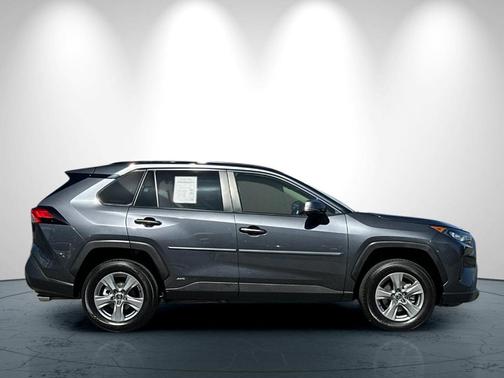 2022 Toyota RAV4 Hybrid LE
