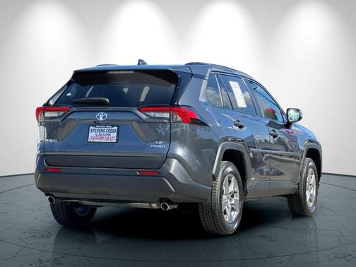 2022 Toyota RAV4 Hybrid LE