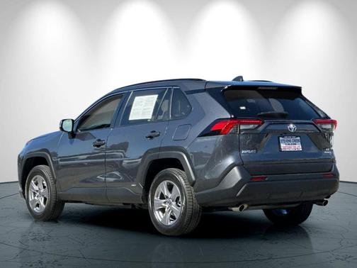 2022 Toyota RAV4 Hybrid LE