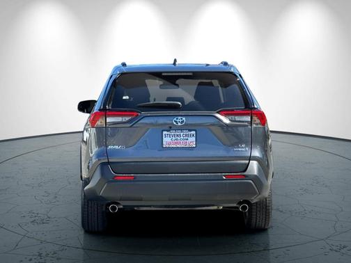 2022 Toyota RAV4 Hybrid LE