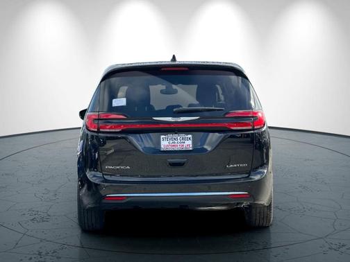 Diamond Black 2026 Chrysler Pacifica Limited
