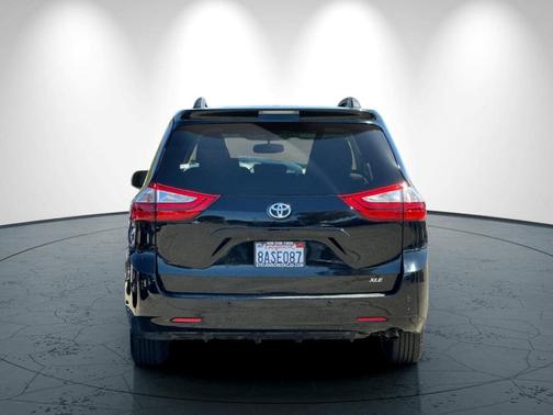 2015 Toyota Sienna L