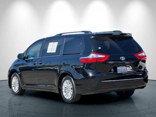 2015 Toyota Sienna L