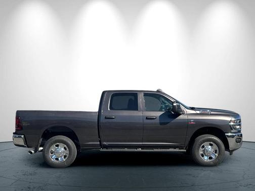 Granite Crystal 2026 RAM 3500 Tradesman