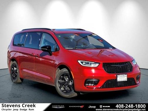 2025 Chrysler Pacifica Hybrid Select