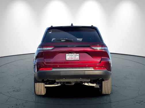 Velvet Red Pearlcoat 2026 Jeep Grand Cherokee Laredo