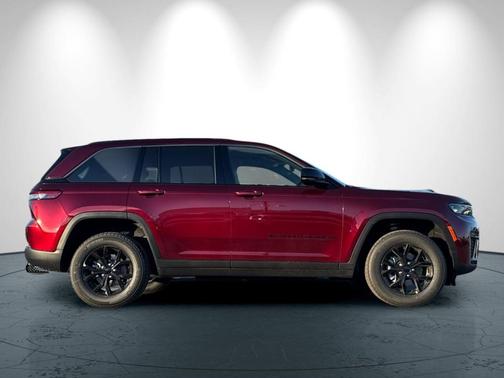 2026 Jeep Grand Cherokee Laredo