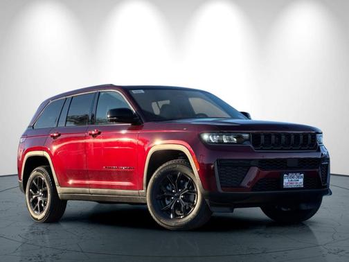 Velvet Red Pearlcoat 2026 Jeep Grand Cherokee Laredo